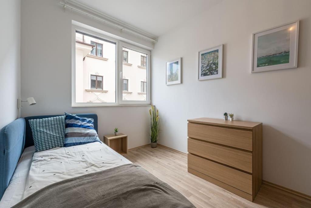 Appartement Big With Garage & Balcony & Ac & Lift